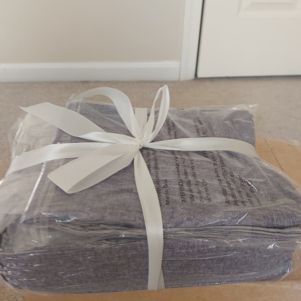 3 Piece Duvet Cover Set, Comforter/2 Pillow Cases from Macy's, Gray, King Size